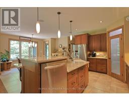 9956 PINETREE CRESCENT - 17