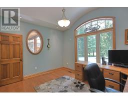 9956 PINETREE CRESCENT - 27