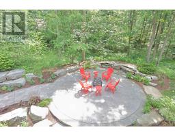 9956 PINETREE CRESCENT - 44
