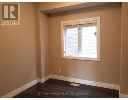 3074 TURNER CRESCENT - 11