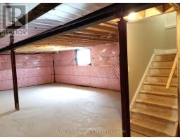 3074 TURNER CRESCENT - 23