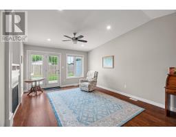 40 DEVON DRIVE - 18