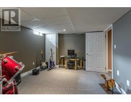 14 ERIC DRIVE - 32