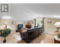 487 JEFFREYBROOK CLOSE - 22