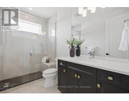 876 EAGLETRACE DRIVE - 33