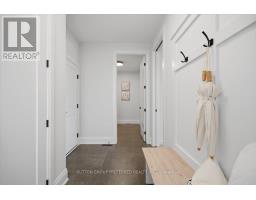 876 EAGLETRACE DRIVE - 35