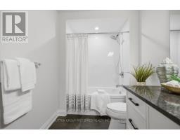 876 EAGLETRACE DRIVE - 44