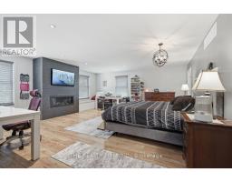 808 ELGINFIELD ROAD - 33