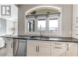 783 HICKORYRIDGE COMMON - 13