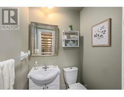 9 - 475 SANDRINGHAM CRESCENT - 15