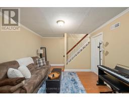 9 - 475 SANDRINGHAM CRESCENT - 26