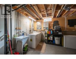 9 - 475 SANDRINGHAM CRESCENT - 27