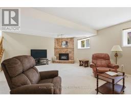 34 GERALD CRESCENT - 21