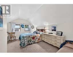 30 WOODWARD AVENUE - 32