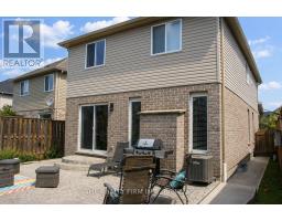 884 REEVES AVENUE - 44