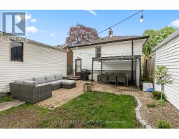 31 EASTMAN AVENUE - 32