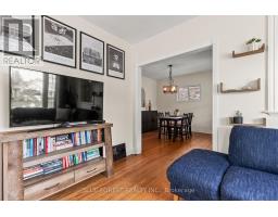 31 EASTMAN AVENUE - 7