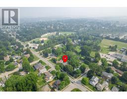 385 WELLINGTON STREET - 38