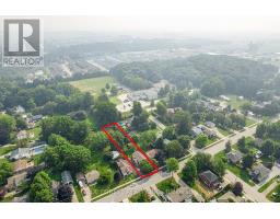 385 WELLINGTON STREET - 39