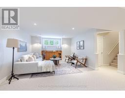 12 DAVENTRY WAY - 28