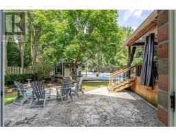 12 DAVENTRY WAY - 33