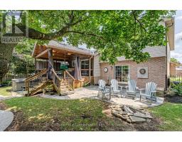 12 DAVENTRY WAY - 40