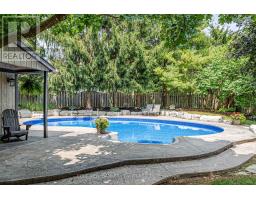 12 DAVENTRY WAY - 41