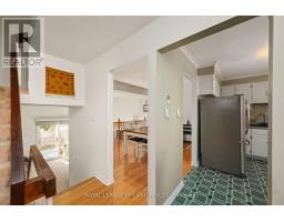 14 - 300 SANDRINGHAM CRESCENT - 11