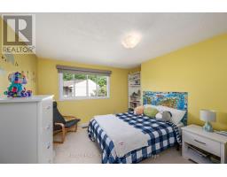 14 - 300 SANDRINGHAM CRESCENT - 18