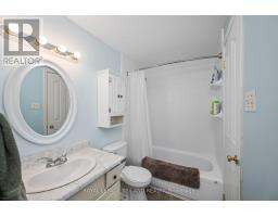 14 - 300 SANDRINGHAM CRESCENT - 23