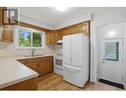 15 HAWKESBURY AVENUE - 9
