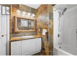 632 THORNWOOD DRIVE - 32