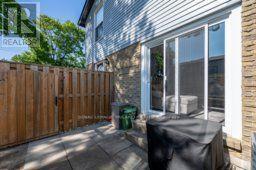 104 - 70 FIDDLERS GREEN ROAD - 17