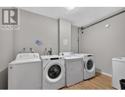 222 - 15 JACKSWAY CRESCENT - 32
