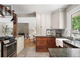 85 BLOOMFIELD DRIVE - 12