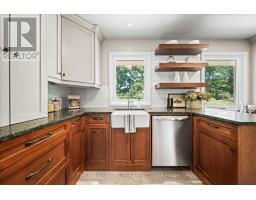 85 BLOOMFIELD DRIVE - 14