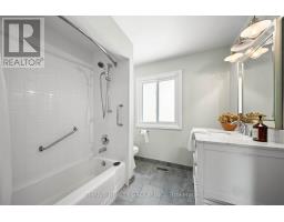 85 BLOOMFIELD DRIVE - 19