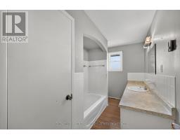 38786 B ZURICH-HENSALL ROAD - 20