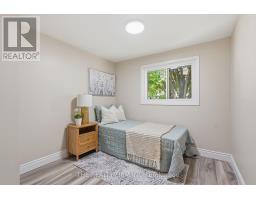 45 AMY CRESCENT - 18