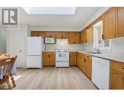 9 YARMOUTH DRIVE - 17