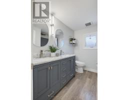 146 GOLFDALE CRESCENT - 26