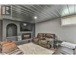 425 QUEEN STREET - 24