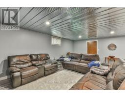 425 QUEEN STREET - 27
