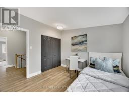 UNIT 6 - 40 FAIRFAX COURT - 34