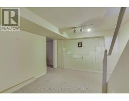 79 GREENBRIER CRESCENT - 38