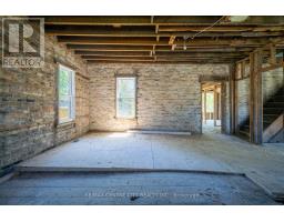 240 MAITLAND STREET - 4