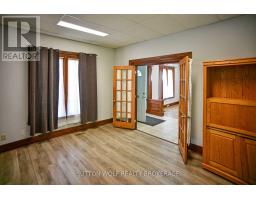 40 CARADOC STREET N - 11