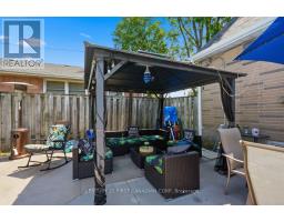 28 TWEEDSMUIR AVENUE - 34