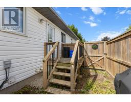 71 MELANIE DRIVE - 32