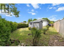71 MELANIE DRIVE - 34
